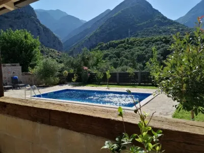 Villa Pārdošanā 85000 Bar ME